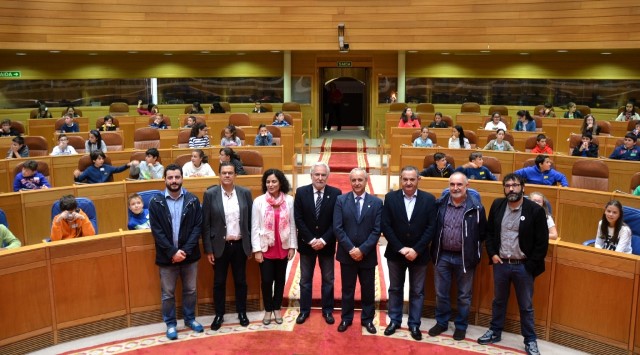 Santalices anima aos escolares a asumir compromisos para asegurar o bo funcionamento da sociedade